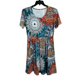 Multicolor short sleeve medallion print dress with pockets size L Knee length